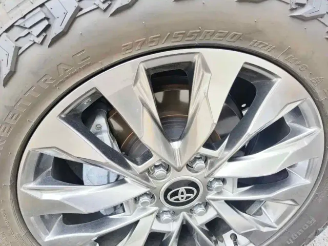 Toyota Prado — Фото автомобиля 7