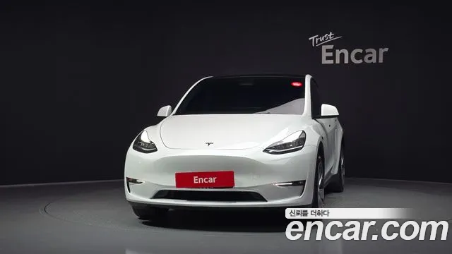 Tesla Model Y — Фото автомобиля 2