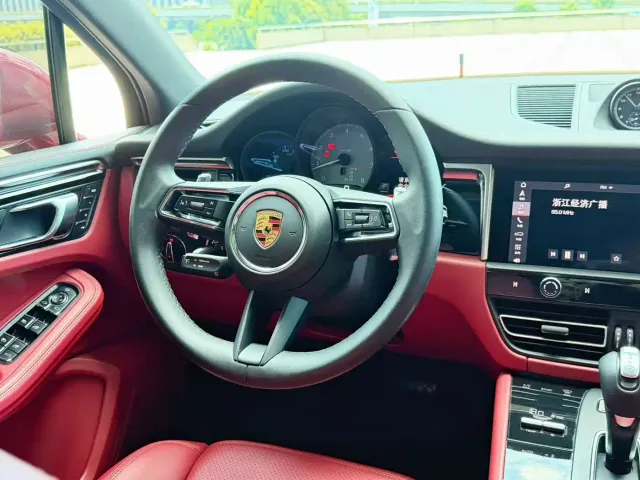 Porsche Macan — Фото автомобиля 9