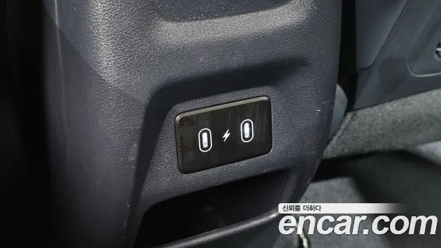 Hyundai Venue — Фото автомобиля 28