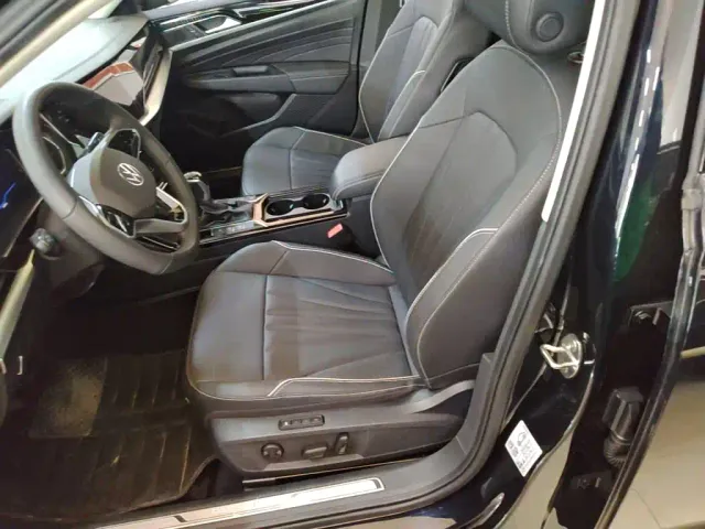 Volkswagen Passat — Фото автомобиля 14