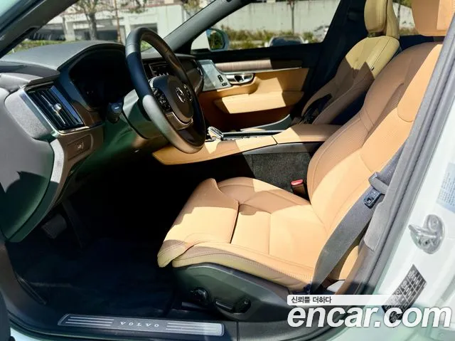 Volvo S90 — Фото автомобиля 11