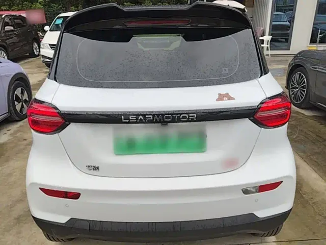 Leapmotor T03 — Фото автомобиля 5