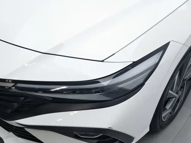 Hyundai Elantra — Фото автомобиля 7