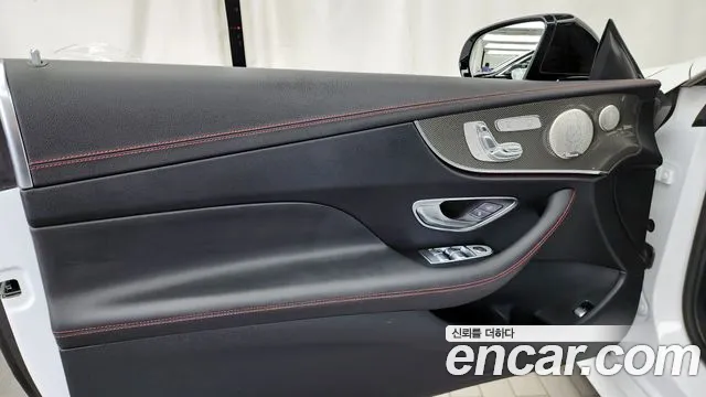 Mercedes-Benz E-Class — Фото автомобиля 23