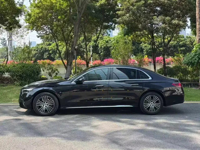 Mercedes-Benz E-Class — Фото автомобиля 5
