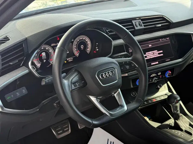 Audi Q3 — Фото автомобиля 8