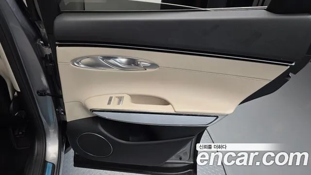 Genesis GV70 — Фото автомобиля 14