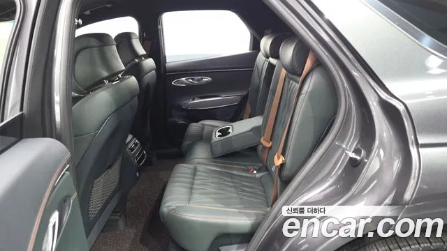 Genesis GV70 — Фото автомобиля 18