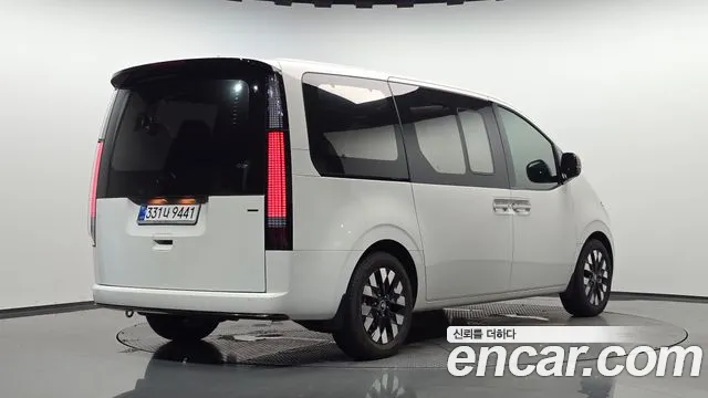 Hyundai Staria Staria 4WD Lounge 9 мест — Фото автомобиля 2