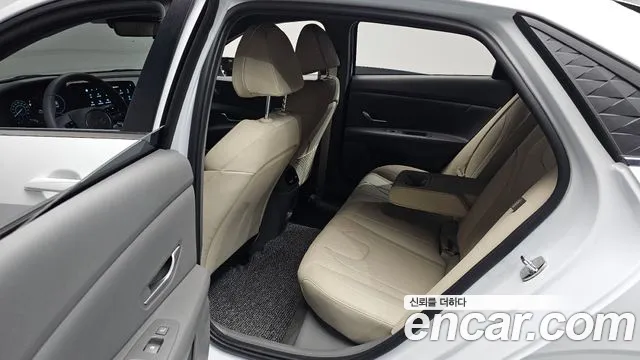 Hyundai Avante CN7 — Фото автомобиля 18