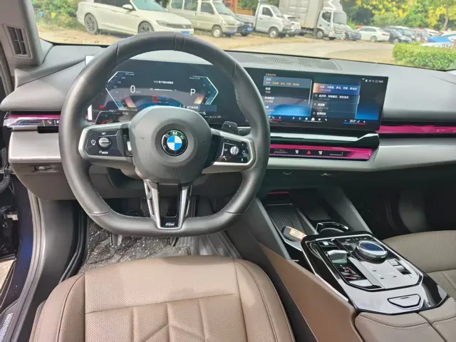 BMW 5 Series — Фото автомобиля 22