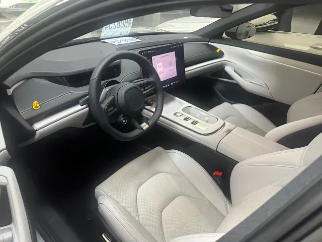 Xiaomi SU7 — Фото автомобиля 4