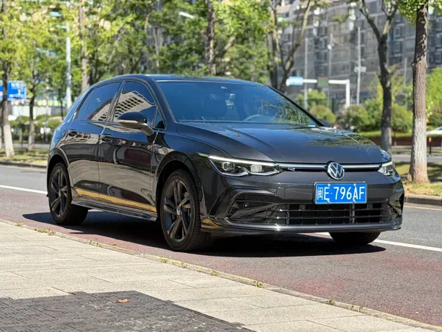Volkswagen Golf — Фото автомобиля 3