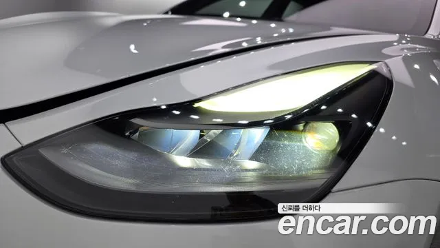 Tesla Model 3 — Фото автомобиля 7