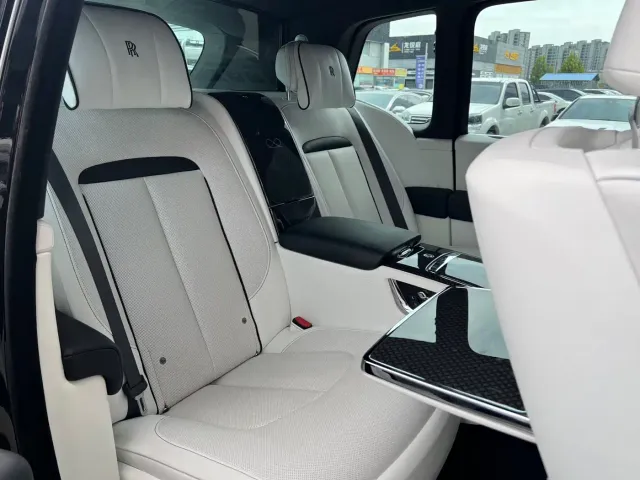 Rolls-Royce Cullinan — Фото автомобиля 13