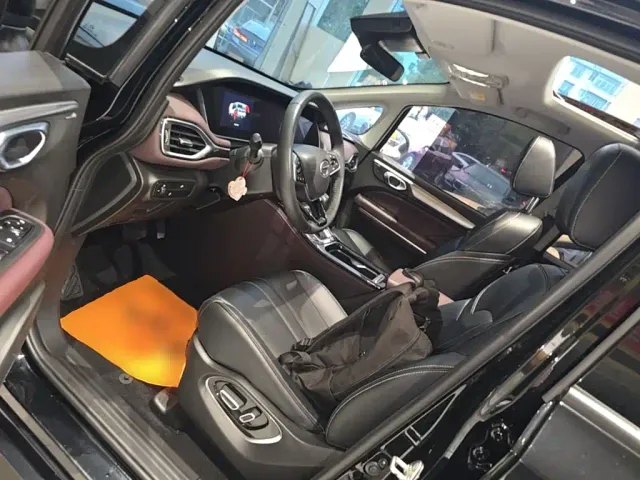 GAC Trumpchi M6 — Фото автомобиля 14