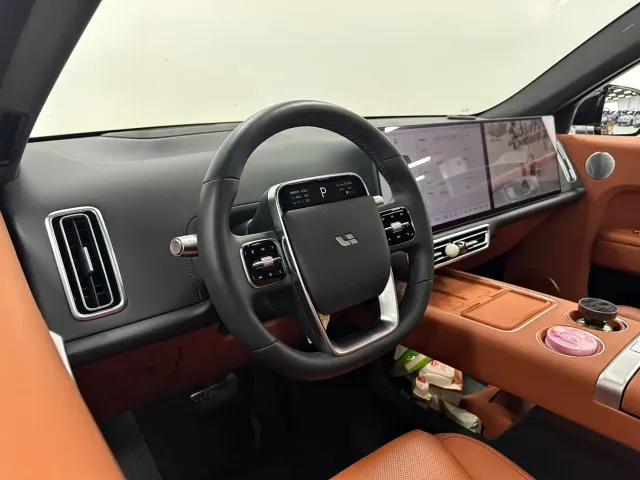 Li Auto L7 — Фото автомобиля 22