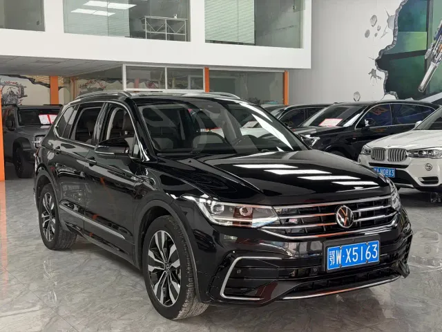 Volkswagen Tiguan L — Фото автомобиля 3
