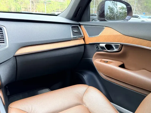 Volvo XC90 — Фото автомобиля 21