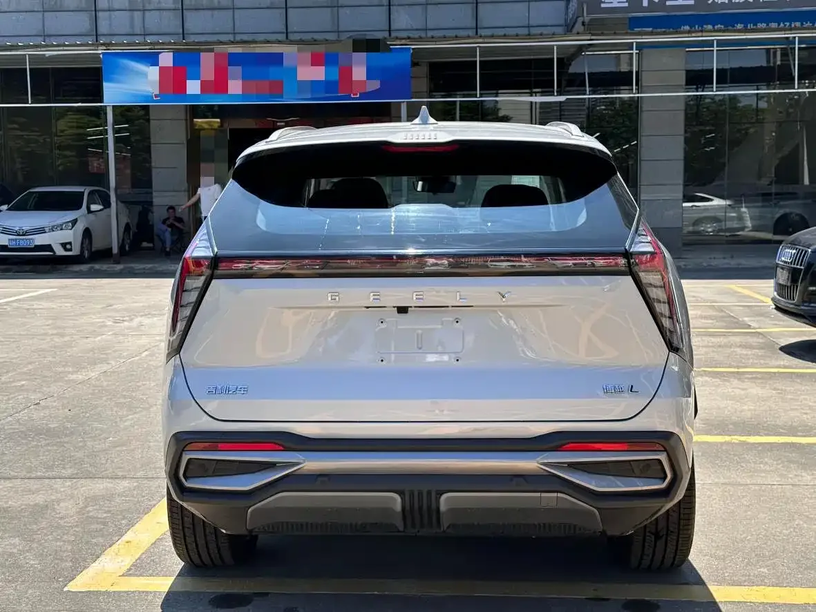 Geely Boyue L 2024 1.5TD DCT Flagship Edition — Фото автомобиля 10