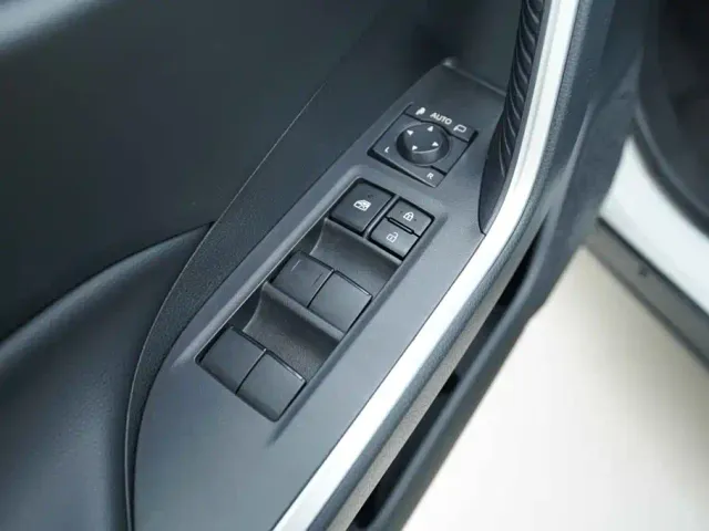 Toyota RAV4 Rongfang 2023 2.0L CVT 2WD Fashion Edition — Фото автомобиля 10