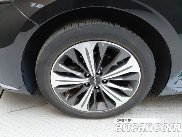 Kia K8 K8 Hybrid — Фото автомобиля 5
