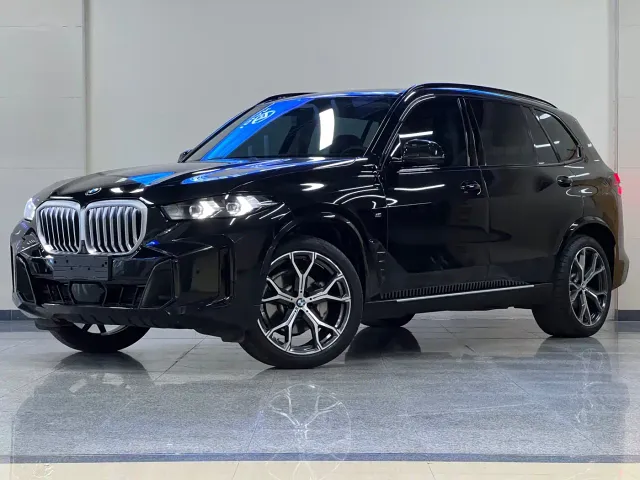 Фотография автомобиля — BMW X5