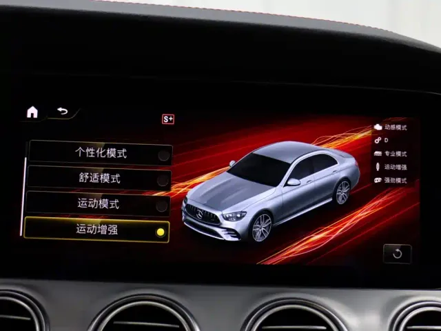Mercedes-Benz E-Class AMG — Фото автомобиля 18