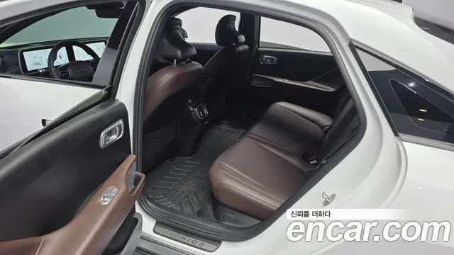 Hyundai Ioniq 6 — Фото автомобиля 16