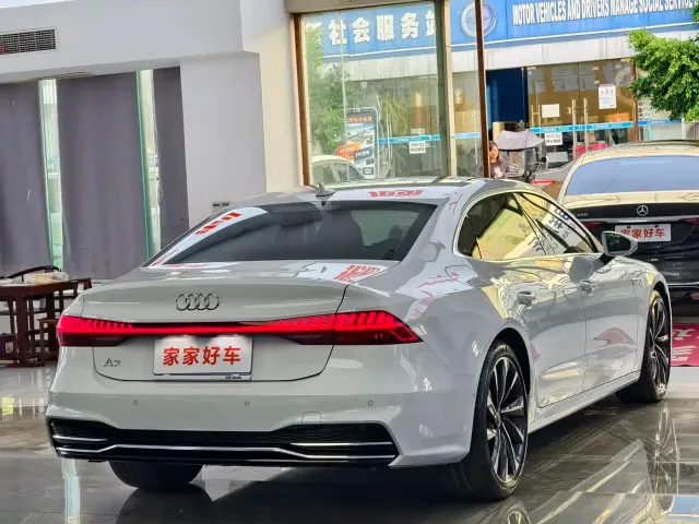 Audi A7L — Фото автомобиля 21