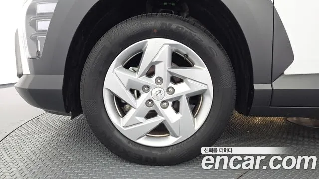 Hyundai Kona — Фото автомобиля 5