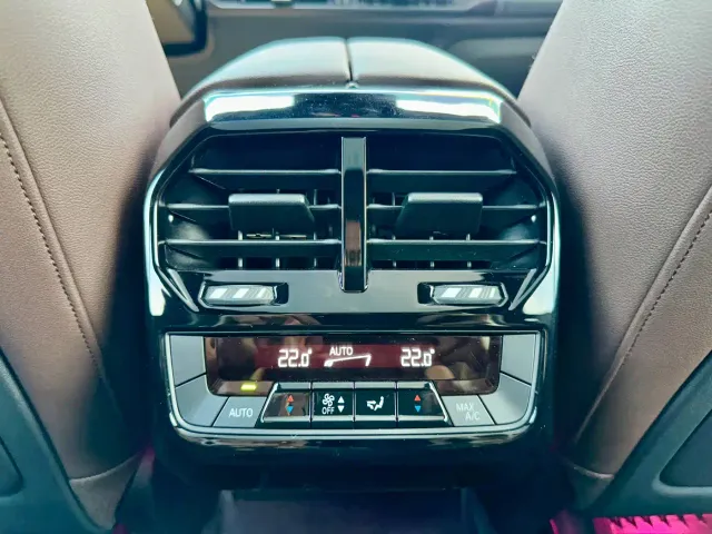 BMW iX — Фото автомобиля 18