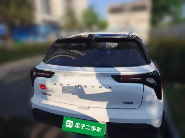Geely Geometry E Firefly — Фото автомобиля 3