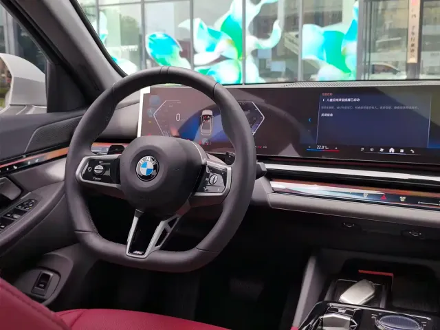 BMW 5 Series — Фото автомобиля 24