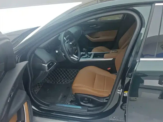 Jaguar XEL — Фото автомобиля 9