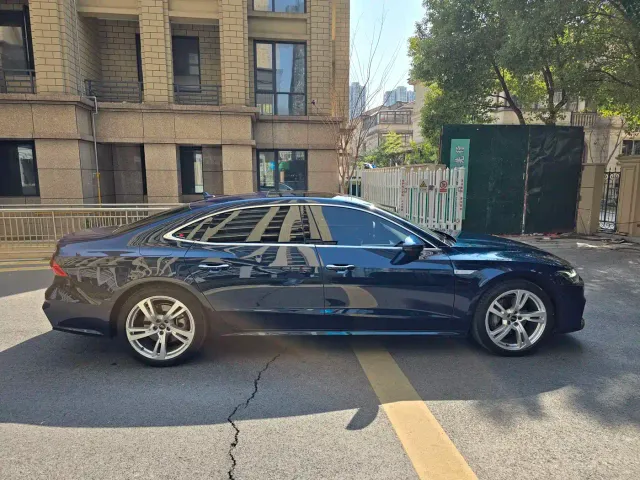 Audi A7L — Фото автомобиля 15