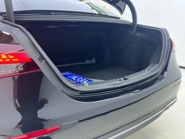 Mercedes-Benz E-Class — Фото автомобиля 15