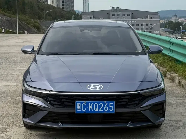 Фотография автомобиля — Hyundai Elantra