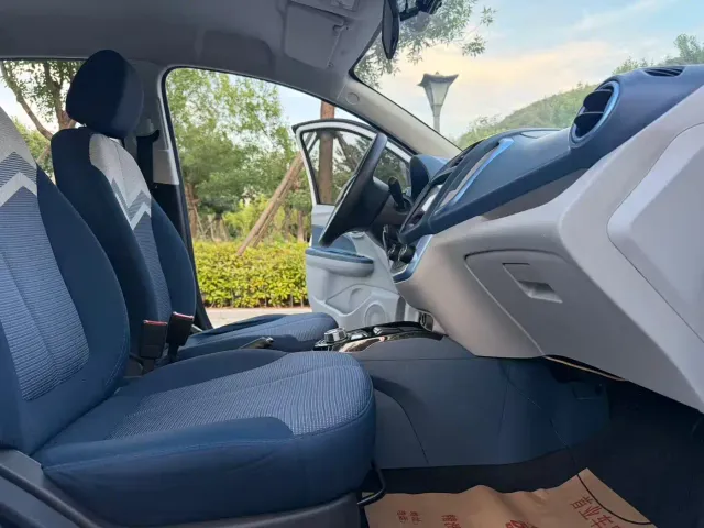 Changan Benben E-Star — Фото автомобиля 6