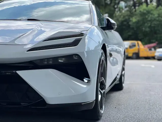 Lotus Emeya — Фото автомобиля 18