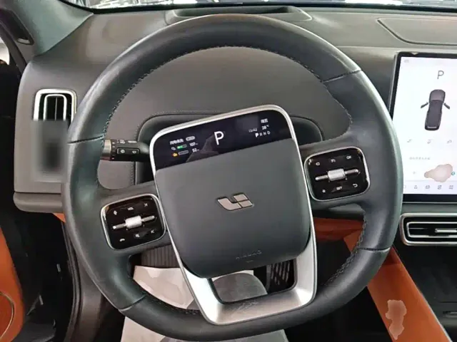 Li Auto L8 — Фото автомобиля 10