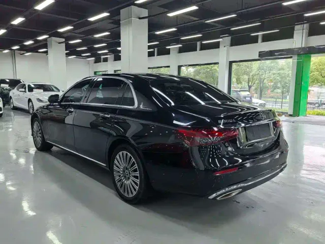 Mercedes-Benz E-Class — Фото автомобиля 7