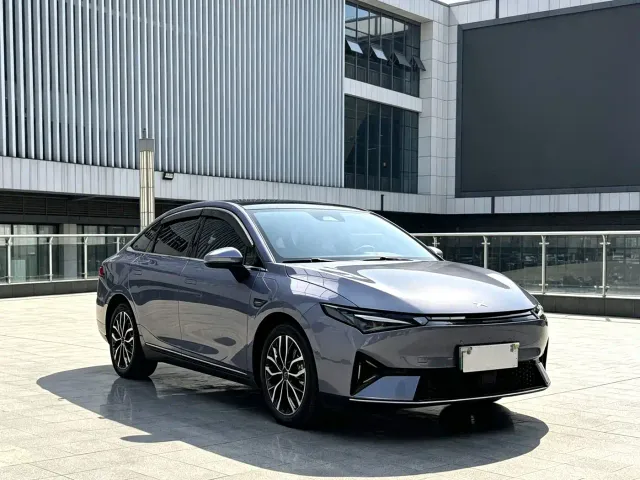 Xpeng P5 — Фото автомобиля 2
