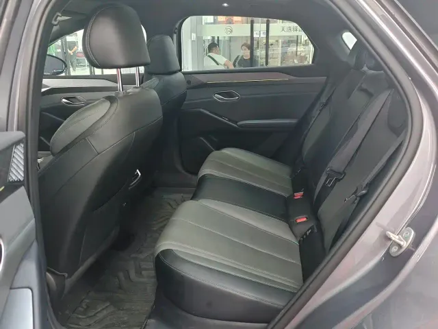 BYD Qin L — Фото автомобиля 5