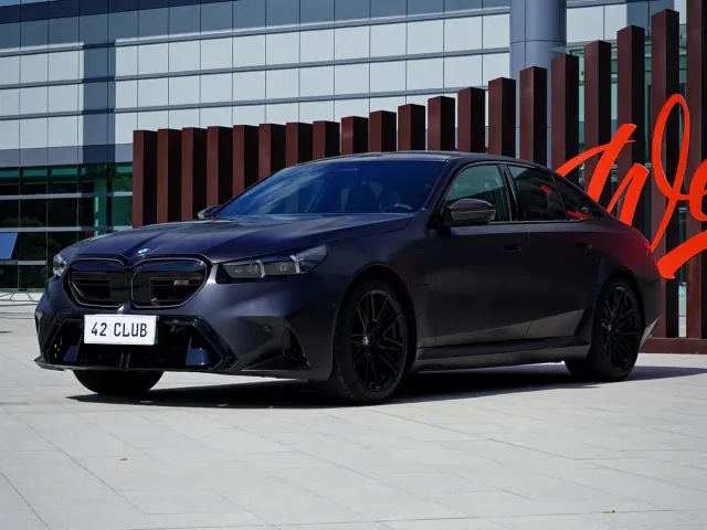 BMW M5 — Фото автомобиля 3