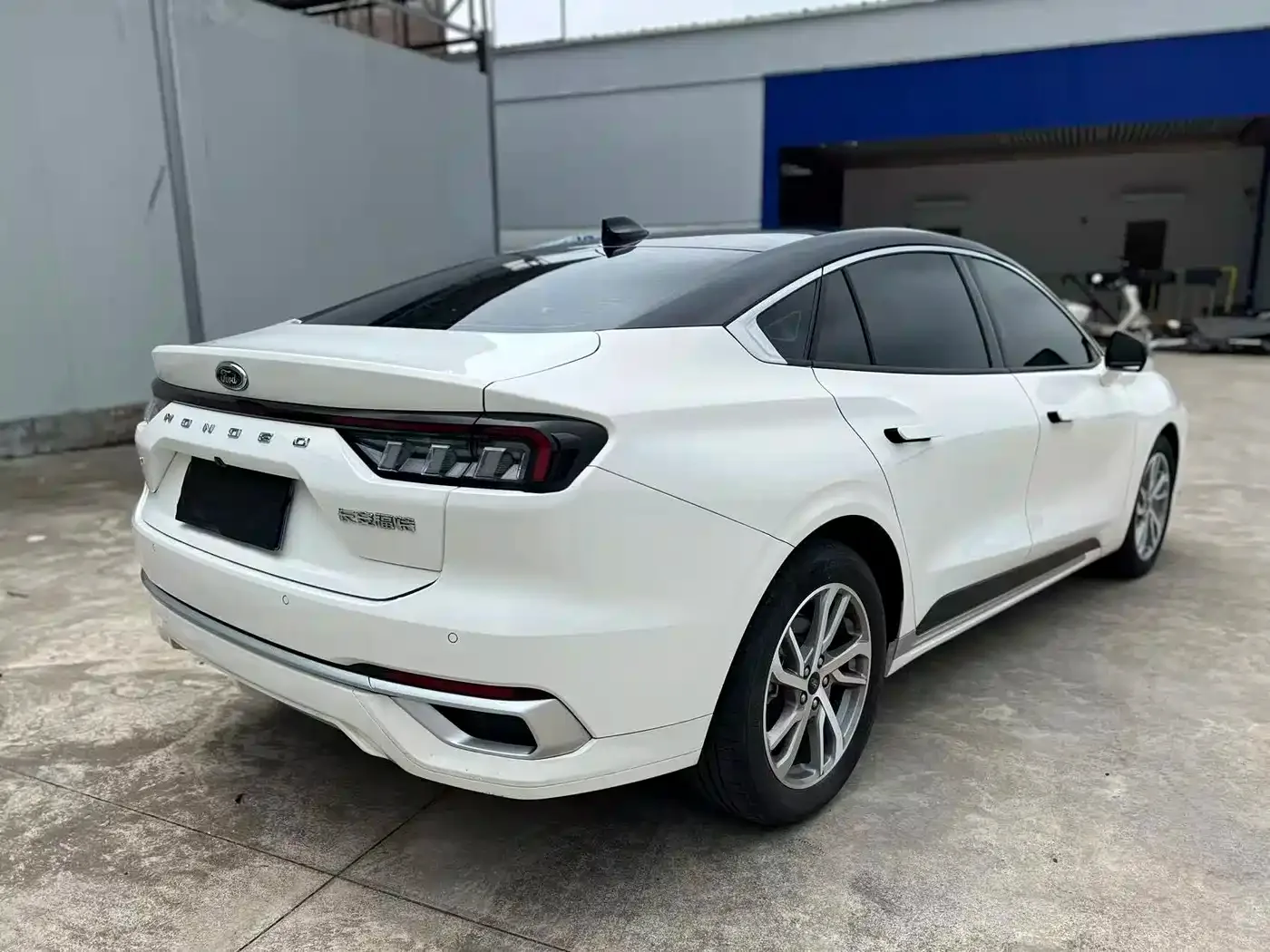 Ford Mondeo 2022 EcoBoost 245 Luxury Edition — Фото автомобиля 5