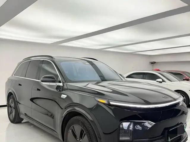 Li Auto Li L8 2024 Pro — Фото автомобиля 3