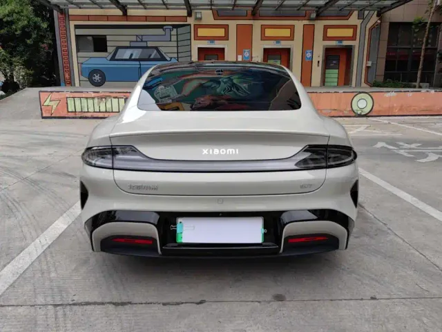 Xiaomi SU7 — Фото автомобиля 16