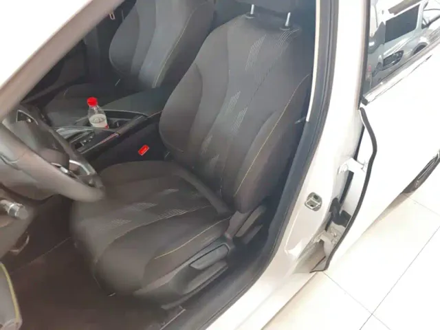 Roewe i5 — Фото автомобиля 14
